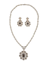 Колье Happy Garnets