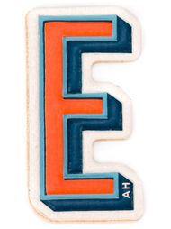 наклейка 'E'  Anya Hindmarch