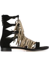 градиаторы с бахромой Stuart Weitzman