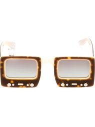 солнцезащитные очки 'Jeremy Scott TV Specs'  Linda Farrow Gallery