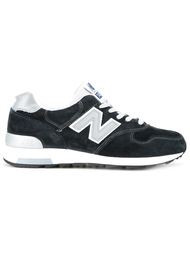 кроссовки с логотипами по бокам New Balance