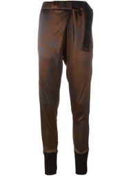 зауженные брюки с цветочным принтом Ann Demeulemeester
