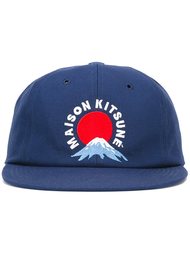 бейсбольная кепка 'Mount Fuji'  Maison Kitsuné