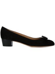туфли 'Vara'  Salvatore Ferragamo