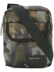 сумка на плечн с камуфляжным принтом  Diesel