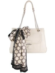 сумка на плечо с цепочными ручками Love Moschino