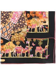 платок с узором в виде верблюдов Salvatore Ferragamo