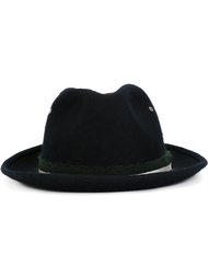 'Olsen' hat Henrik Vibskov