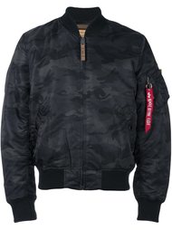 камуфляжная куртка бомбер Alpha Industries
