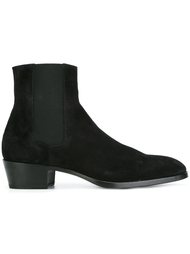 'Beatles' boots Raparo