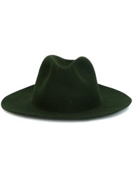 wide brim hat Études