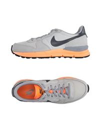 Низкие кеды и кроссовки Nike