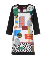 Короткое платье Desigual