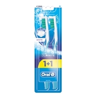 ORAL-B Зубная щетка 3D White Отбеливание 40 средняя 2 шт.