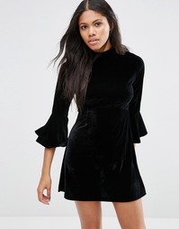 Бархатное платье с рюшами на рукавах Motel Lou - Черный