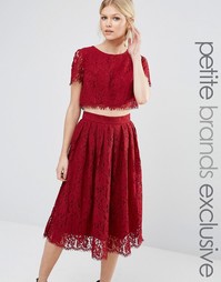 Короткое приталенное платье для выпускного 2 в 1 из кружева True Decadence Petite - Красный