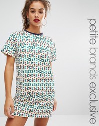Платье-футболка в стиле oversize с принтом Fila Petite - Мульти
