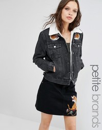 Джинсовая куртка с вышивкой тигра и воротником борг Glamorous Petite - Черный