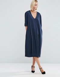 Джинсовое платье миди с v-образным вырезом ASOS WHITE - Синий