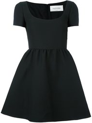 платье с глубоким вырезом  Valentino