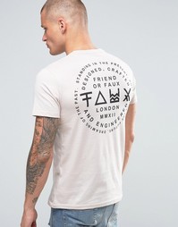 Футболка с принтом сзади Friend or Faux Nostalgia - Розовый