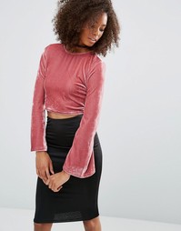Велюровый кроп-топ с рукавом-колоколом Glamorous - Розовый
