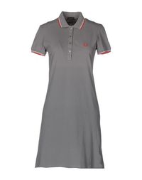 Короткое платье Fred Perry