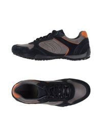 Низкие кеды и кроссовки Geox