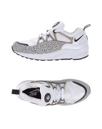 Низкие кеды и кроссовки Nike