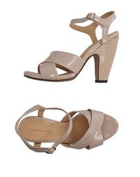 Сандалии Tila March