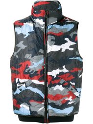 жилет с камуфляжным принтом Moncler Gamme Bleu