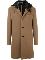 однобортное пальто с контрастным капюшоном Carven