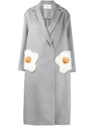 пальто с карманами в форме яичницы Anya Hindmarch