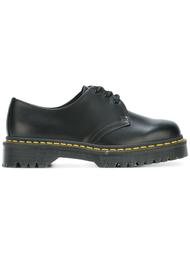 туфли со шнуровкой на ребристой подошве Dr. Martens