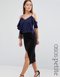 Топ с открытыми плечами и кружевной отделкой ASOS PETITE - Темно-синий