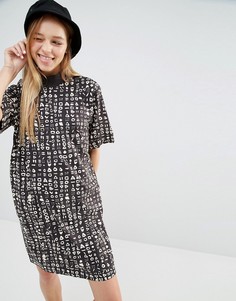 Платье-футболка с принтом Monki - Мульти