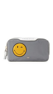 Сумочка Girlie Stuff с изображением подмигивающего смайла Anya Hindmarch