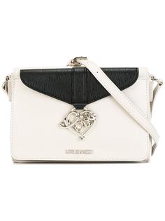сумка через плечо с бляшкой с логотипом Love Moschino