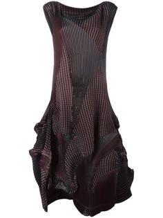 плиссированное структурированное платье Issey Miyake