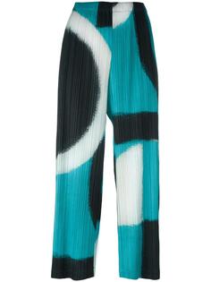 укороченные брюки с абстрактным принтом  Pleats Please By Issey Miyake
