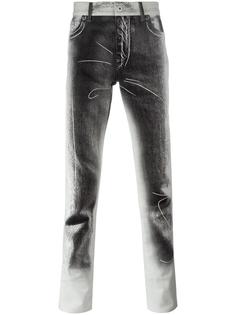 джинсы с эффектом тромплей Moschino