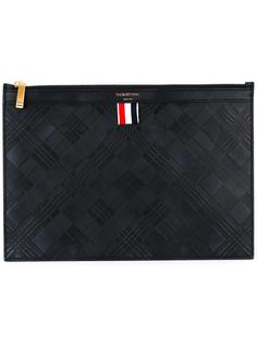 клатч с тиснением в клетку Thom Browne