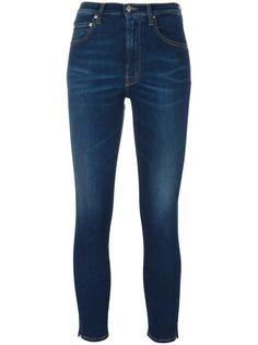 skinny jeans +People