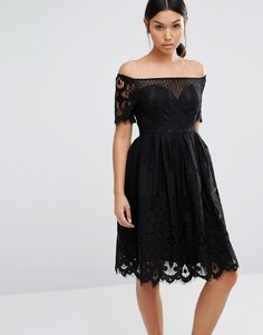 Короткое приталенное платье из кружева с широким вырезом Boohoo - Черный