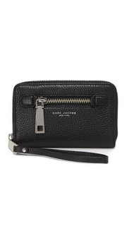 Кошелек на молнии с ремешком на руку Marc Jacobs