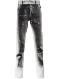 джинсы с эффектом тромплей Moschino