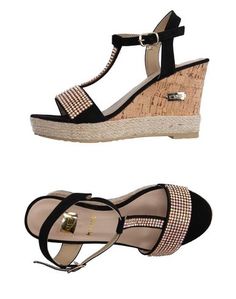 Сандалии Stuart Weitzman