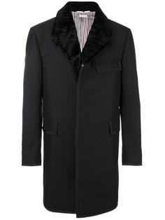 однобортное пальто с меховым воротником Thom Browne