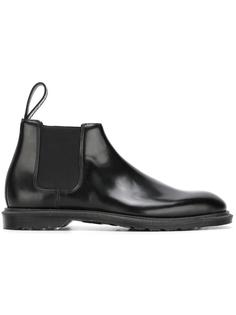 mid Chelsea boots Dr. Martens
