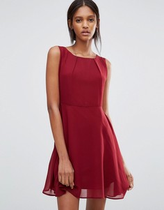 Короткое приталенное платье Jasmine - Красный